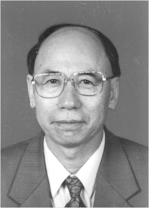 巩富 
