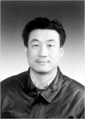 李卫平 