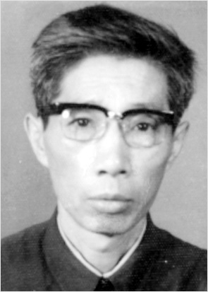 李汝伦 