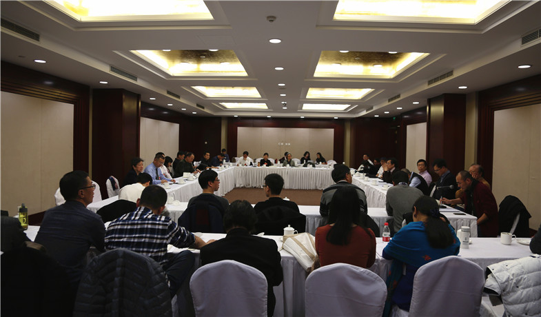 12月1日下午，浙江、重庆、延边代表团分组学习讨论。