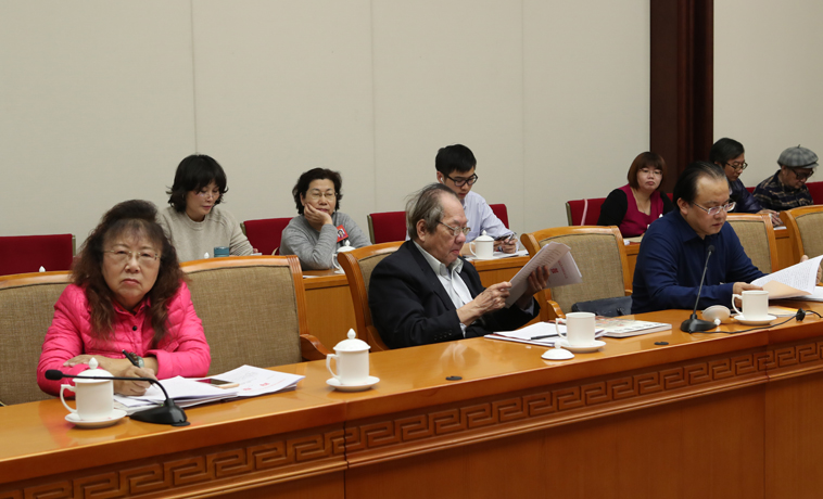 12月1日，福建、湖南团分组学习讨论。