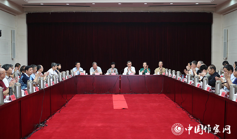 7月28日，第七届鲁迅文学奖各评奖委员会第一次全体会议在京举行