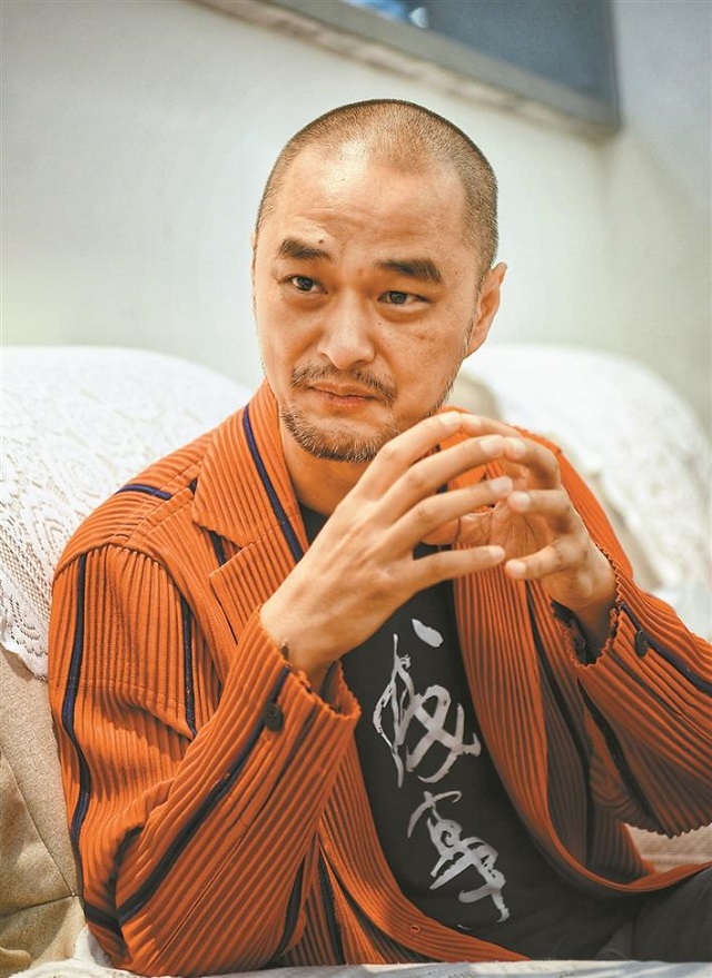 作家冯唐携《成事》亮相深圳书展