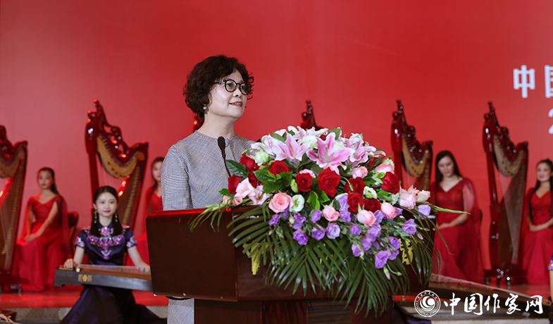 中国作协主席铁凝在颁奖典礼上致辞