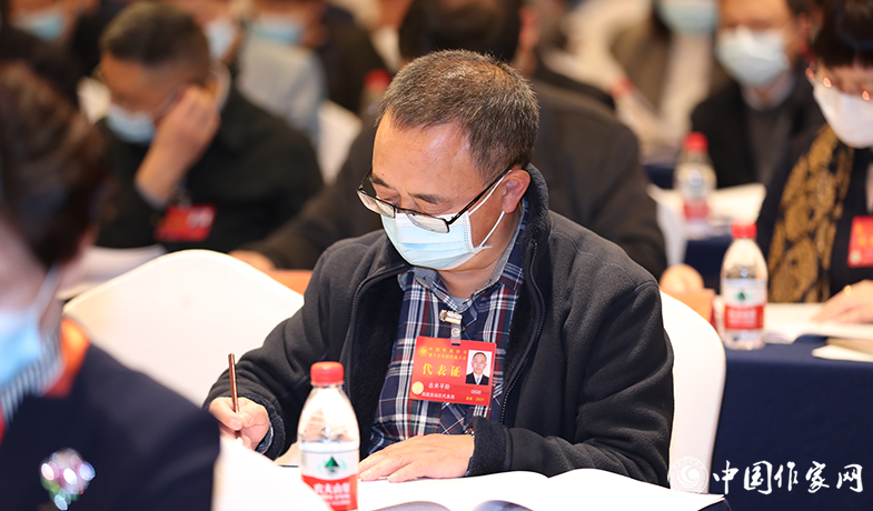 12月12日，中国作家协会第九届全国委员会第六次全体会议在京举行