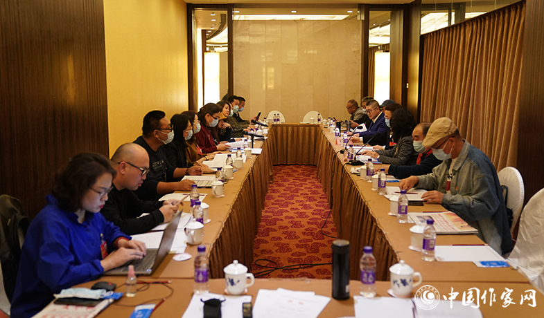 内蒙古代表团讨论张宏森所作工作报告
