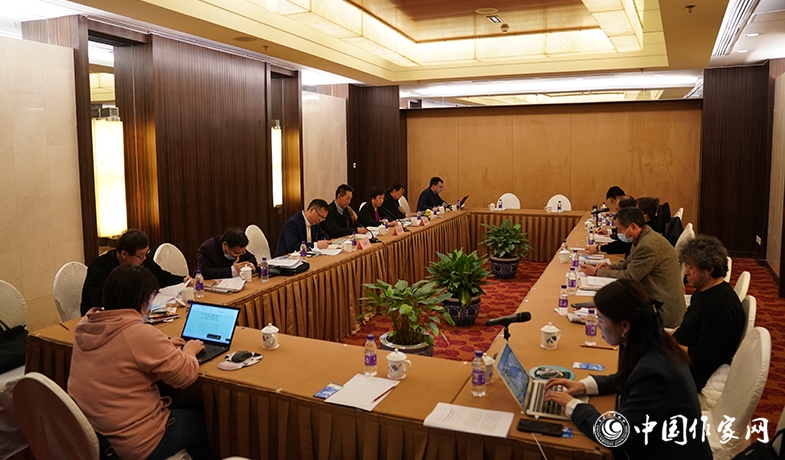 黑龙江和兵团代表团讨论张宏森所作工作报告