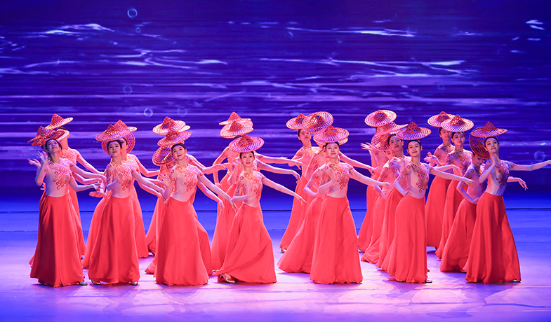 中国歌剧舞剧院表演舞蹈《珊瑚颂》