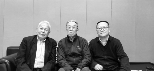  2022年1月，李少君和谢冕、王蒙两位老师合影。      本版图片均为受访者供图