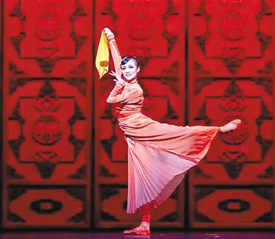 　芭蕾舞剧《大红灯笼高高挂》。 　　朱敬江摄