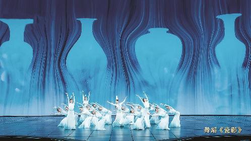 　龙年央视春晚，以瓷器为题材的舞剧《唯我青白》选段《瓷影》亮相，令人惊艳。