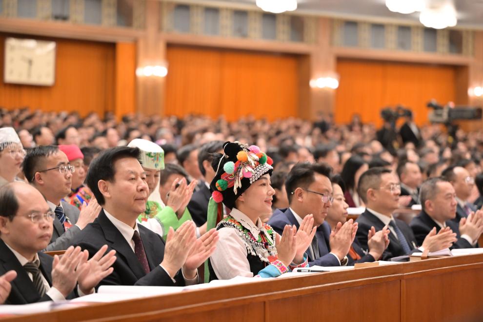 3月8日，十四届全国人大二次会议在北京人民大会堂举行第二次全体会议。新华社记者 谢环驰 摄