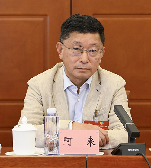 全国政协委员、中国作协副主席阿来 杨 树 摄