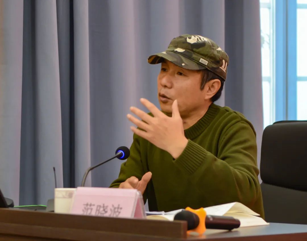 江西省作协副主席、《星火》主编范晓波以《谁能成为作家》为题，结合自