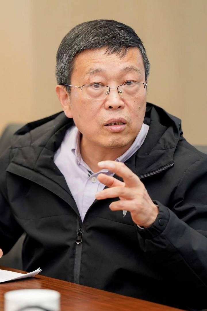 中国作家协会儿童文学委员会副主任、当代儿童文学创作研究中心（浙江）主任