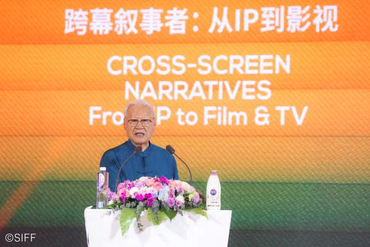 6月21日下午，谢飞导演在上海展览中心做主旨演讲