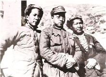 他们都是风云儿女　　沈逸千不愿躲在后方坐视战况，便开始了战地写生工作。先走平汉线，在北平西郊和保定、石家庄等地停留……[详细]