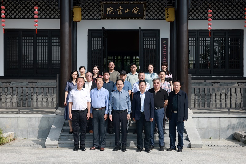 与会人员合影