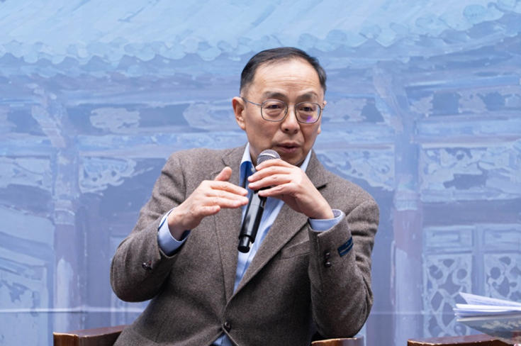 作者范稳进行创作分享