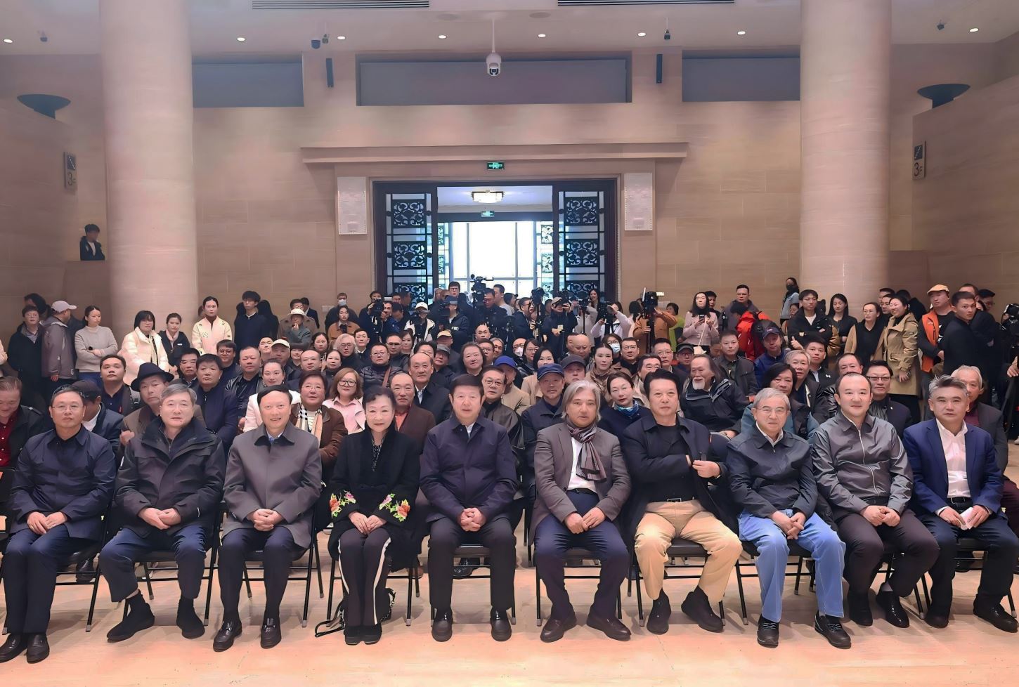 开幕式嘉宾合影