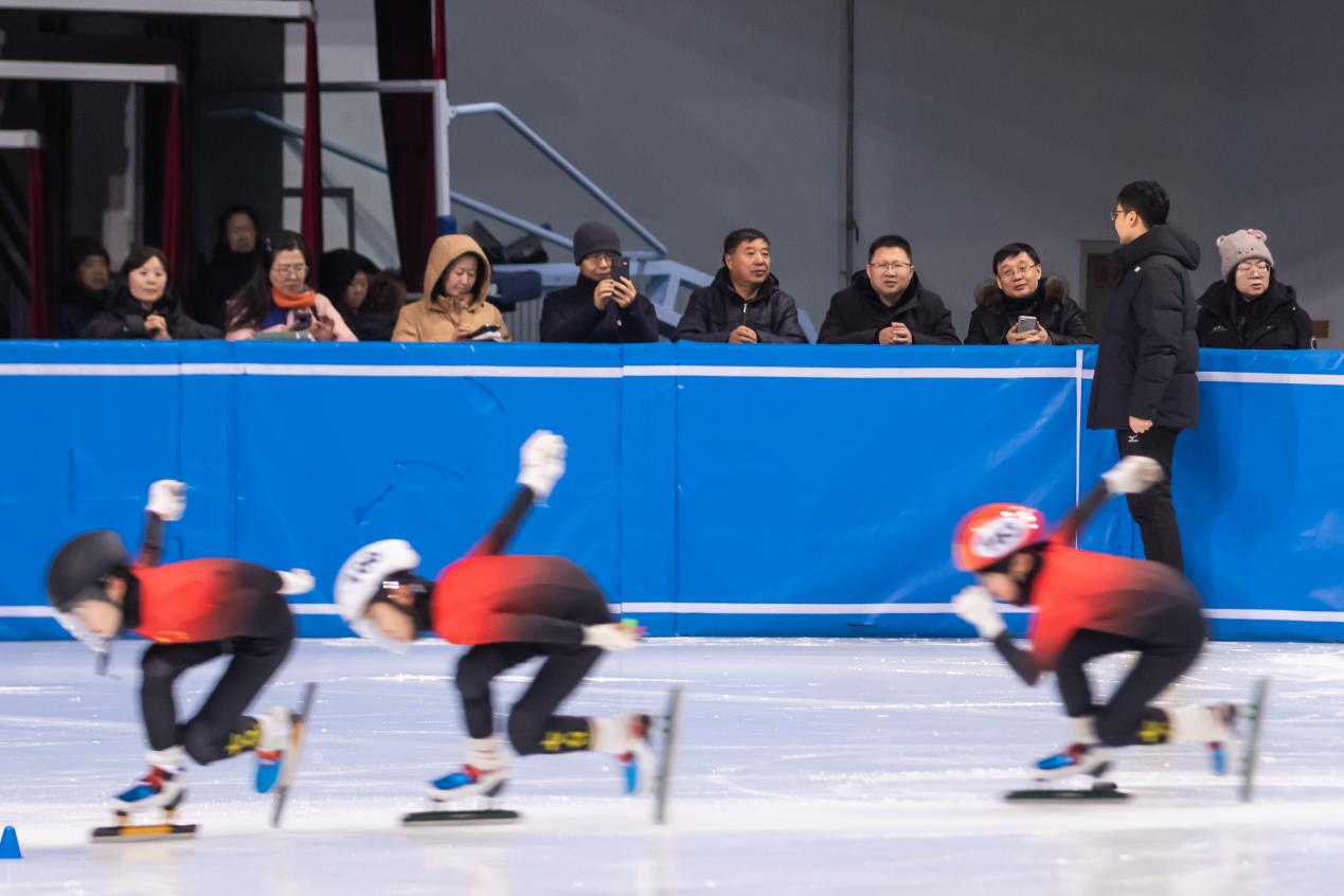 5参观短刀速滑馆