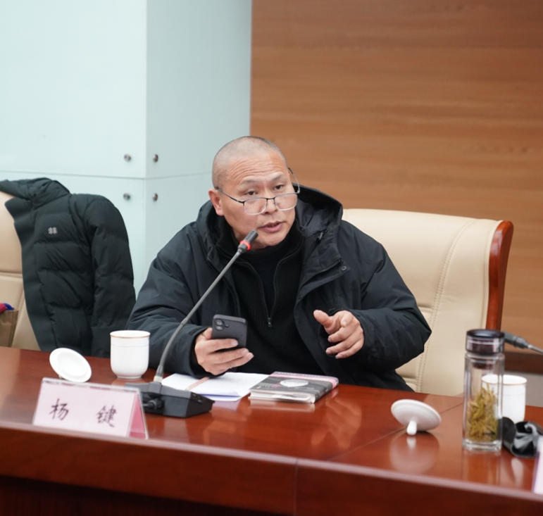 诗集《一粒种子》作者杨键