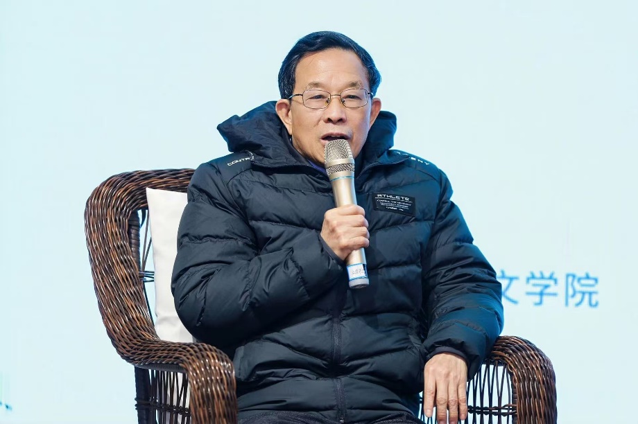 图片包含 人, 男人, 女人, 穿着

AI 生成的内容可能不正确。