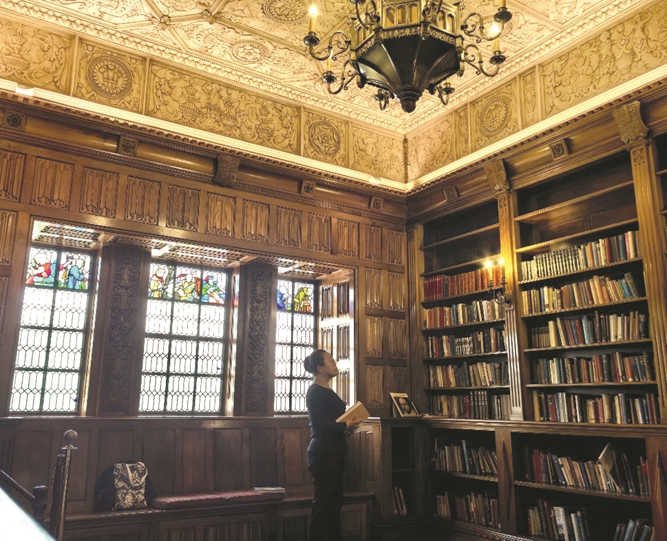 作者王敬慧在澳大利亚新南威尔士州立图书馆的莎士比亚阅览室