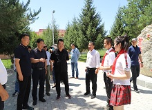 兵团可克达拉2022年7月17日，中国作家“深入生活、扎根人民”新时代文学实践点在第四师可克达拉市挂牌。[详细]