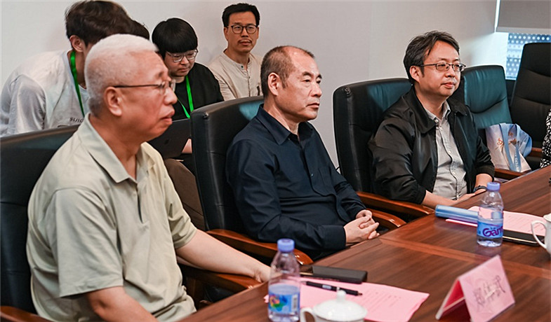 “中俄文学交流的挑战与思路”座谈会现场