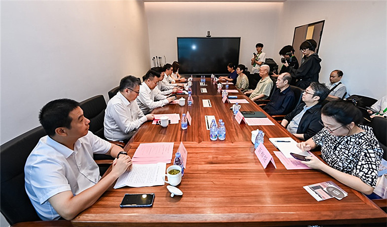 “中俄文学交流的挑战与思路”座谈会