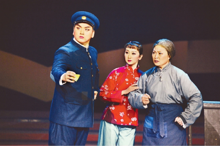 后浪推前浪 红灯有人传——观国家京剧院经典剧目《红灯记》