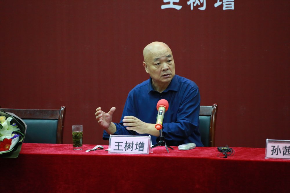 军旅作家王树增济南报告会:英雄主义永远是民族精神