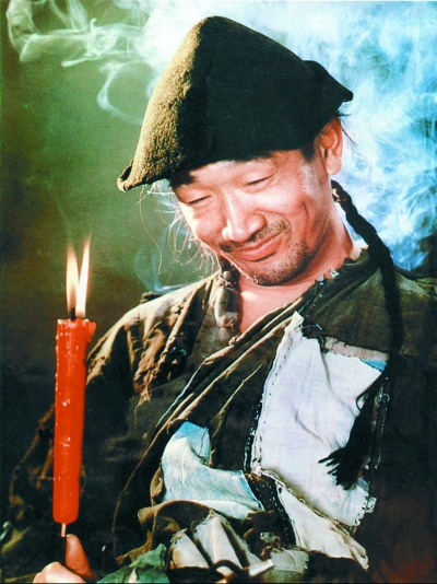 严顺开扮演的阿q形象非常传神.