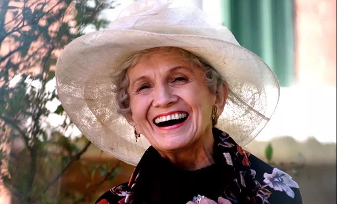 爱丽丝·门罗:我没有一天停止写作,就像每天坚持散步