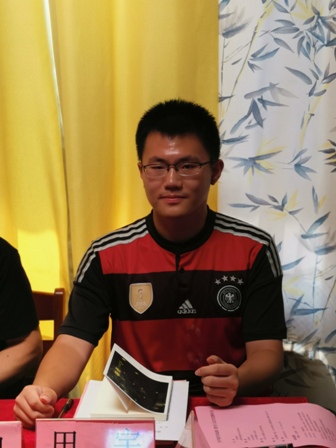 田宇现代诗选集《萤空》出版