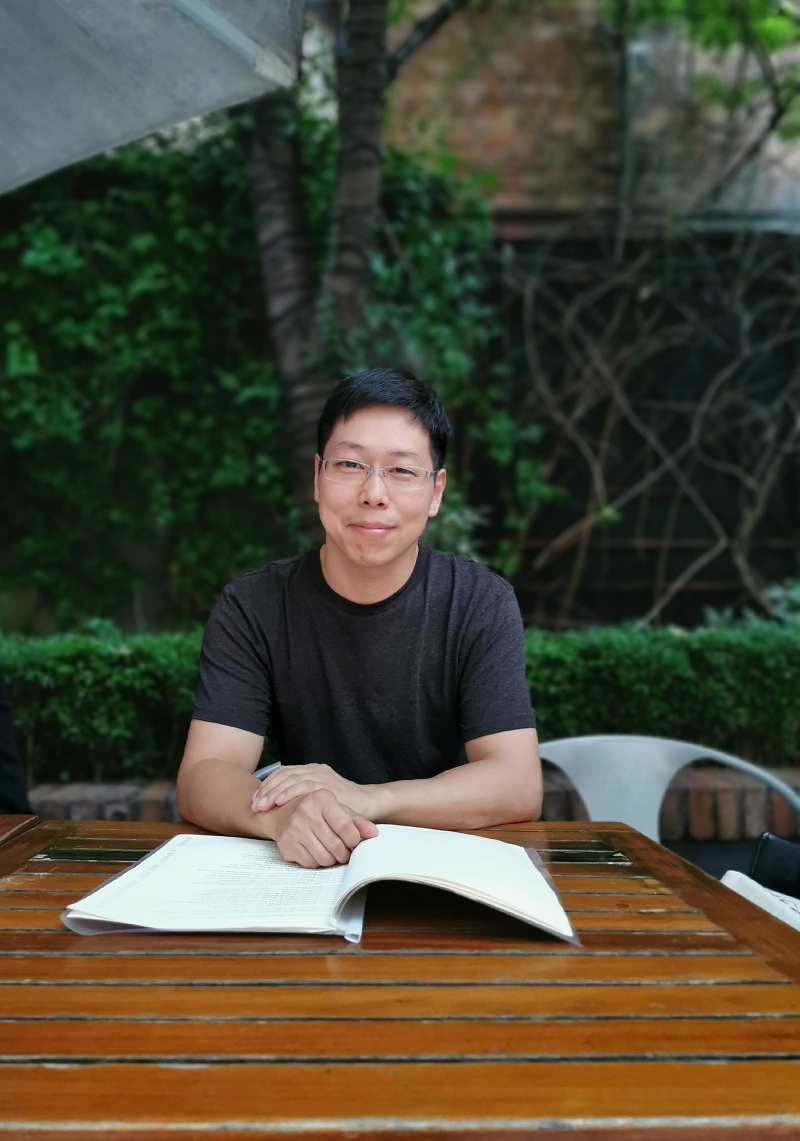 胡桑始于一次分神理解自己和他人望向故乡和远方