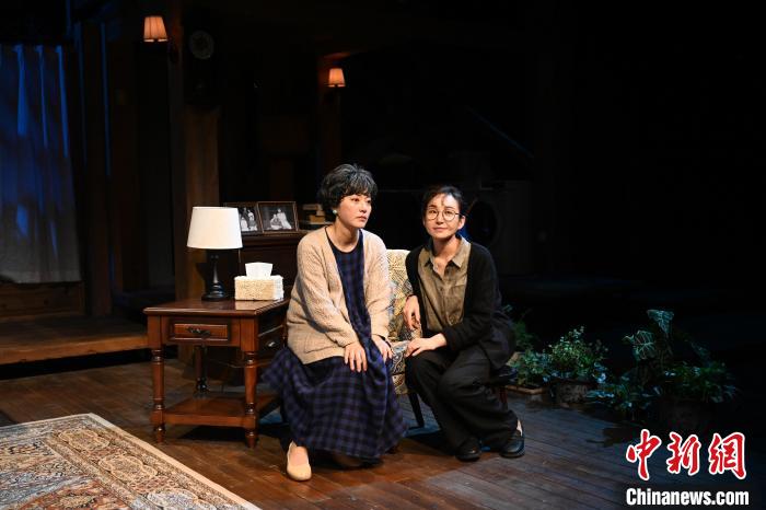 《晚安，妈妈》　史春阳　摄