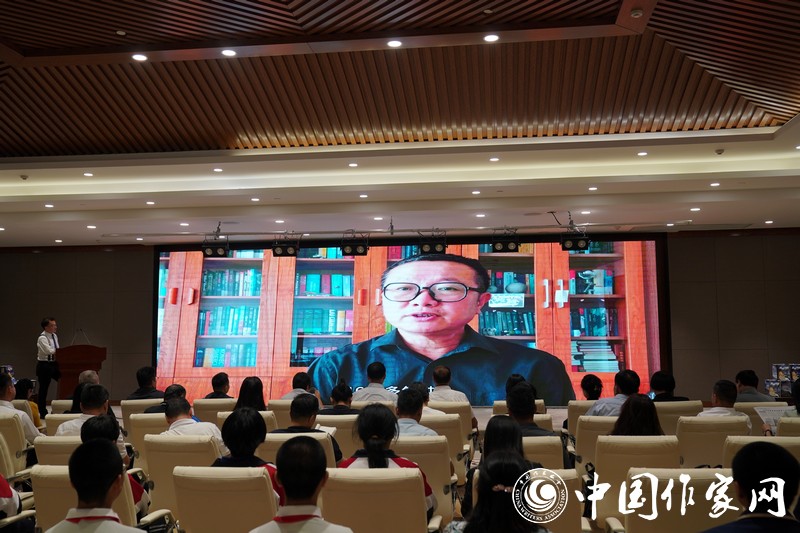 北京元宇科幻未来技术研究院院长刘慈欣致辞