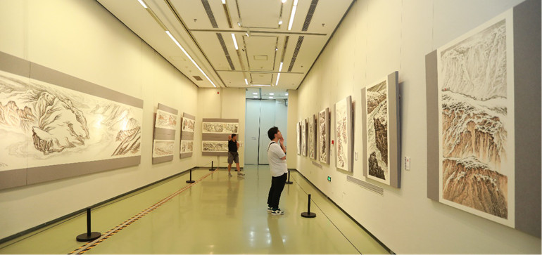 “大河无声——张学聪山水画展”展览现场
