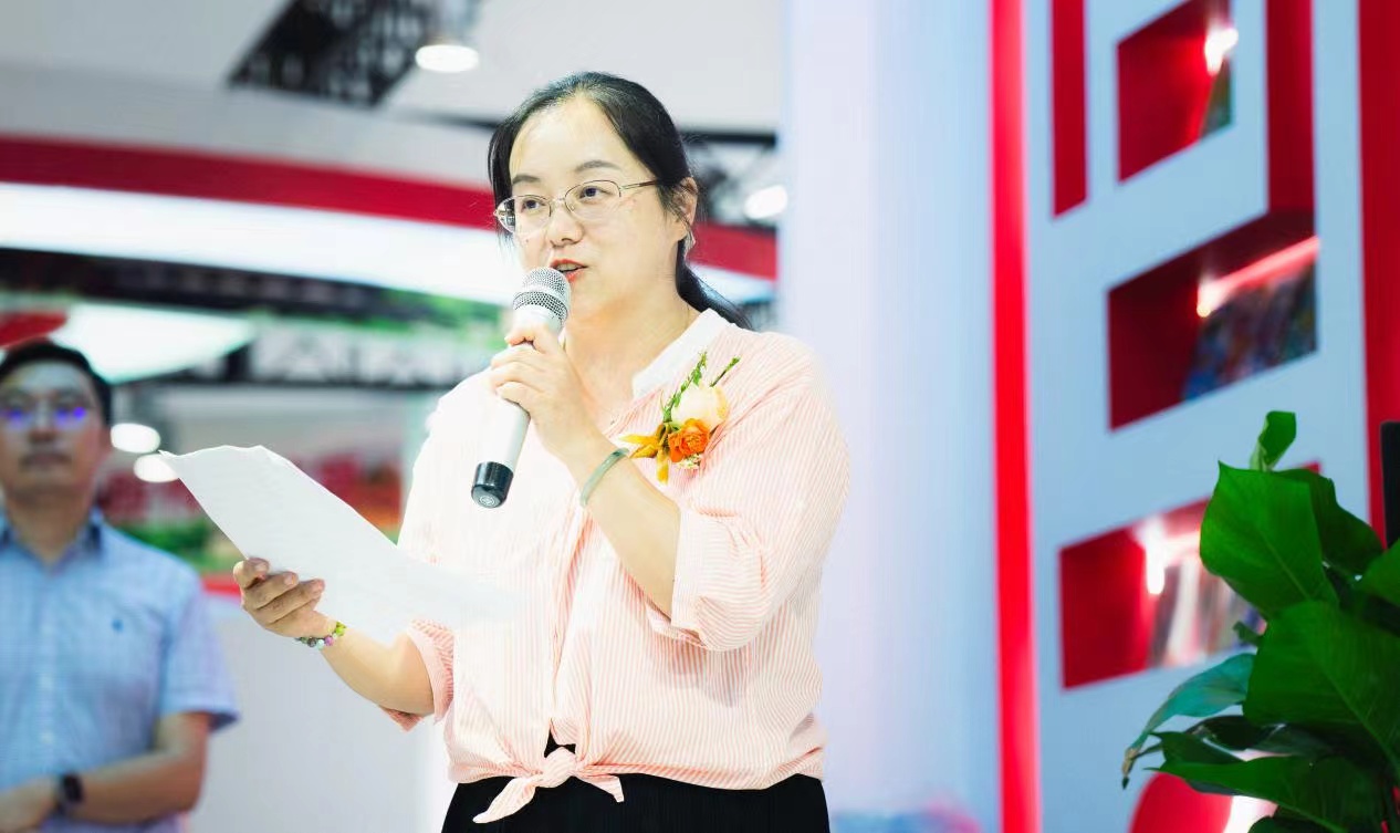 晨光出版社副社长杨蔚婷致辞