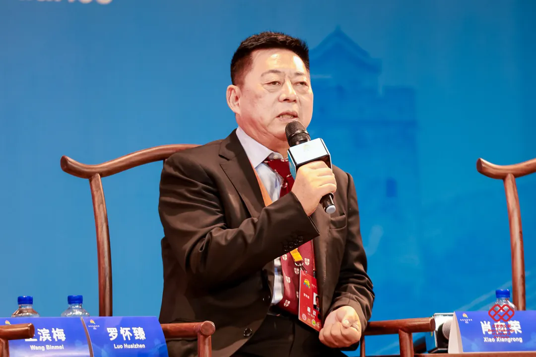中国戏剧家协会顾问、国家一级编剧罗怀臻