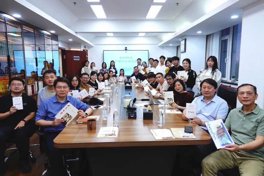 5月13日，第二期鲁迅文学院广西青年作家高级研修班学员代表走进《人民文学》杂志社座谈交流