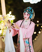 周吉敏：戏服里的春秋