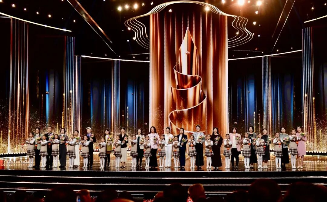 [图文]“2025中国文学盛典・儿童文学奖之夜”在湖南长沙举行 第 7 张