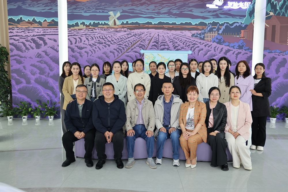 2025年4月23日，在伊帕尔汗公司举办世界读书日活动 (1)