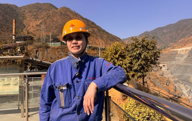 从矿山走出的女诗人:焊枪熄灭,诗意生长