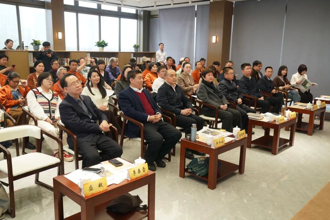 新大众文艺写作者走进“未来之城”雄安