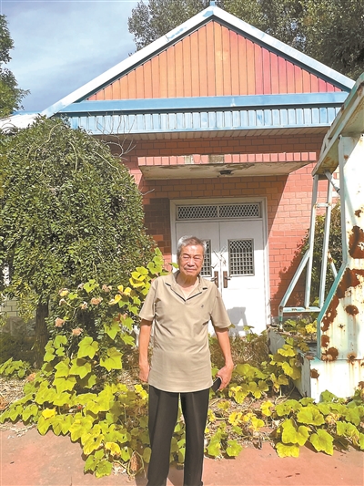 这是作者当年偷书阅读的矿山图书馆