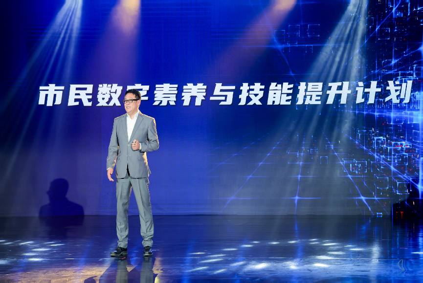 首都图书馆副馆长李念祖发布《市民数字素养与技能提升计划》
